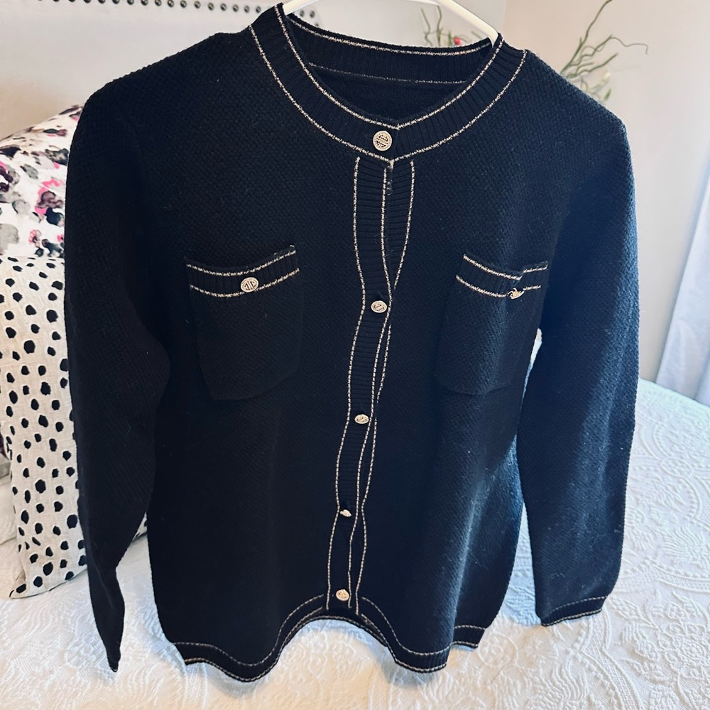 SALE!  Vsadsau 100% Merino Wool Crewneck Cardigan Sweater size Medium - Picture 2 of 3